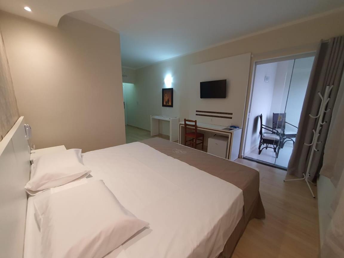 Charles Hotel Pôrto Ferreira Eksteriør billede