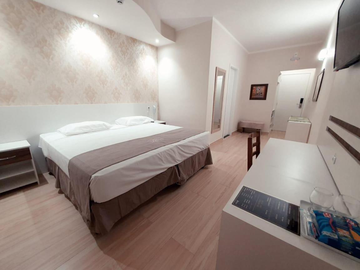 Charles Hotel Pôrto Ferreira Eksteriør billede